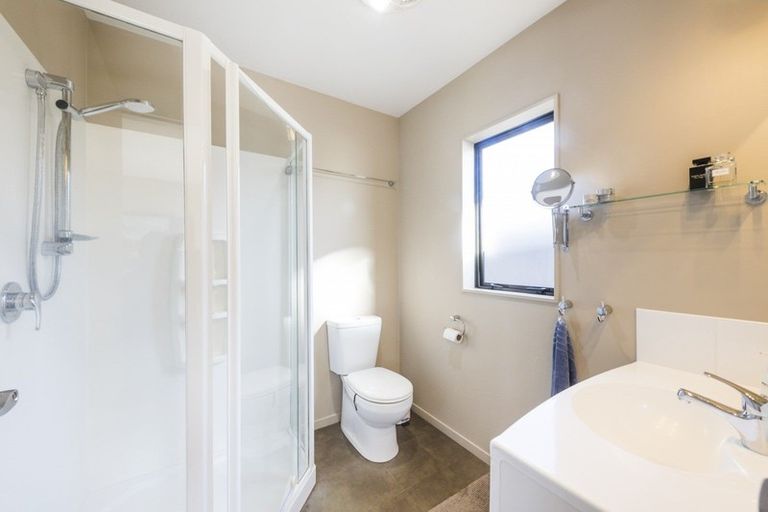 Photo of property in 17 Walnut Grove, Kelvin Grove, Palmerston North, 4414