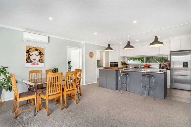 Photo of property in 6 Strasbourge Street, Martinborough, 5711