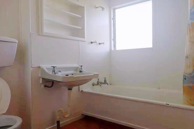 Photo of property in 371 Massey Road, Mangere East, Auckland, 2024