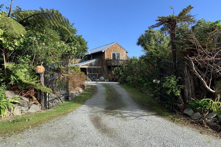 Photo of property in 2 Golden Sands Road, Barrytown, Runanga, 7873