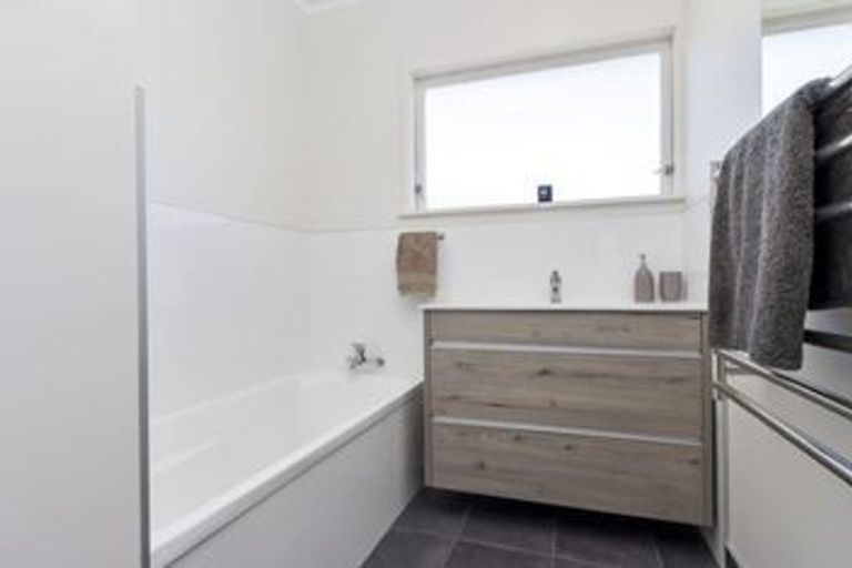 Photo of property in 4 Quibray Place, Botany Downs, Auckland, 2010