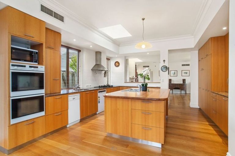 Photo of property in 29 Garden Road, Merivale, Christchurch, 8014