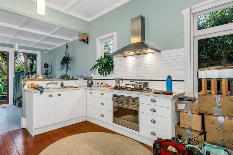 Photo of property in 9 Moa Road, Point Chevalier, Auckland, 1022