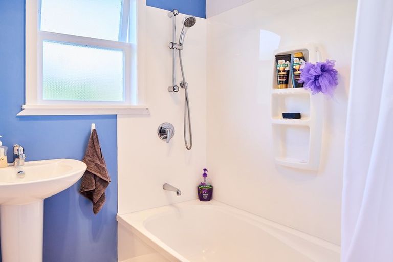 Photo of property in 31 Larsen Crescent, Tawa, Wellington, 5028