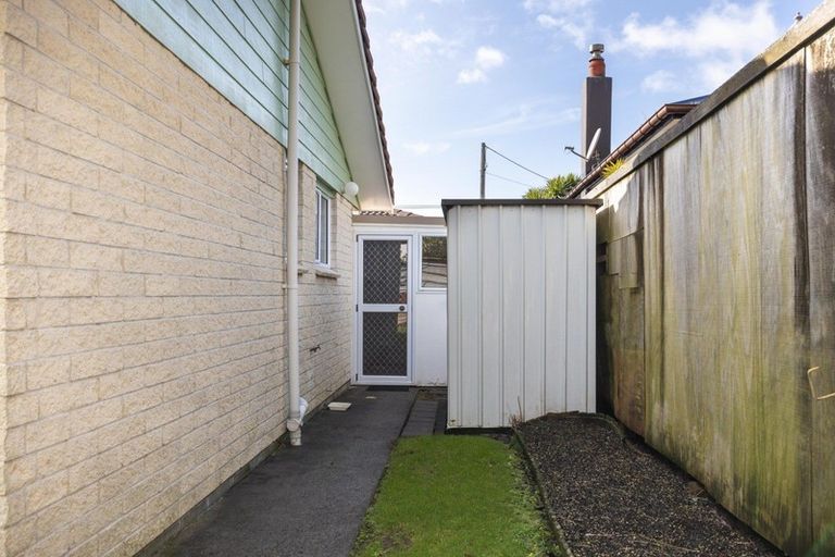 Photo of property in 2/12 Newton Street, Fitzroy, New Plymouth, 4312