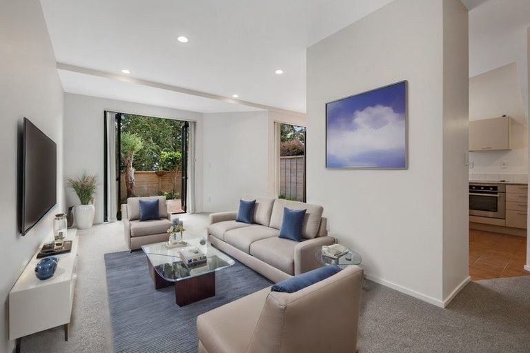 Photo of property in 16/270 Sunset Road, Windsor Park, Auckland, 0632