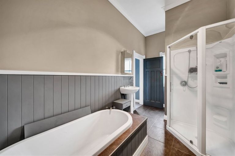 Photo of property in 335 Glover Road, Hawera, 4675