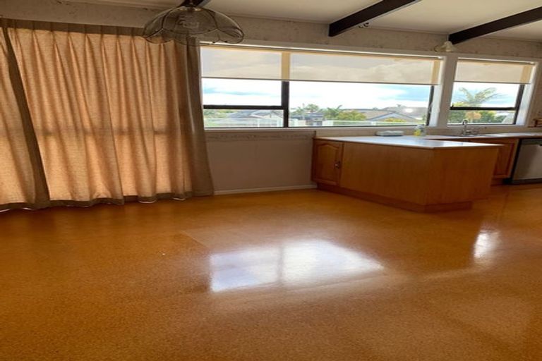 Photo of property in 17 Waller Avenue, Bucklands Beach, Auckland, 2012