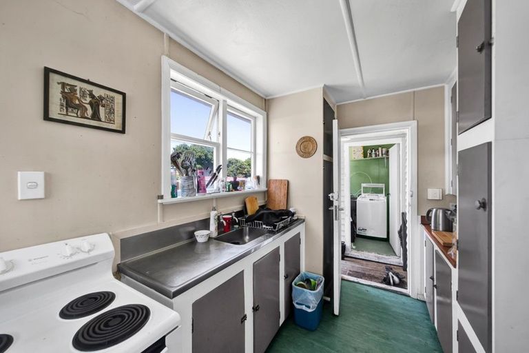 Photo of property in 30 Waihi Road, Hawera, 4610