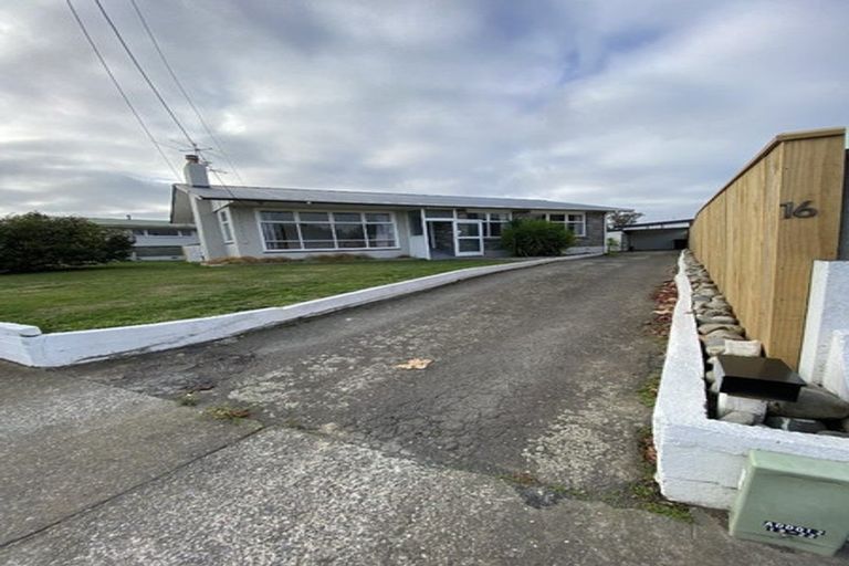 Photo of property in 16 Wavell Crescent, Lansdowne, Masterton, 5810