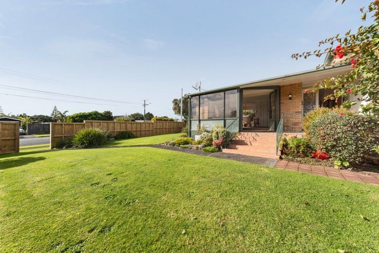 Photo of property in 36 Wairau Road, Oakura, 4314