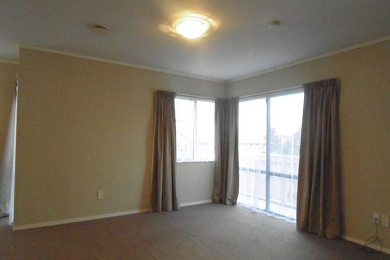 Photo of property in 2/13 Coubray Place, Botany Downs, Auckland, 2010