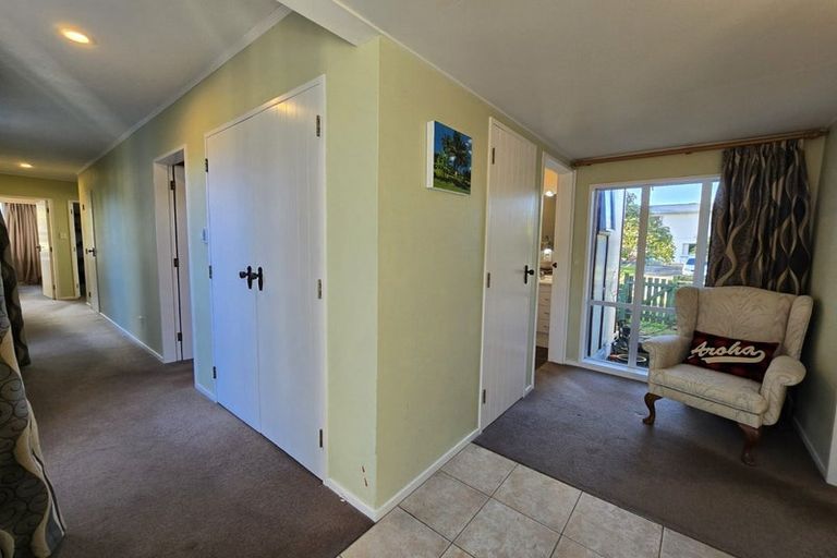 Photo of property in 1 Cedar Court, Whitby, Porirua, 5024