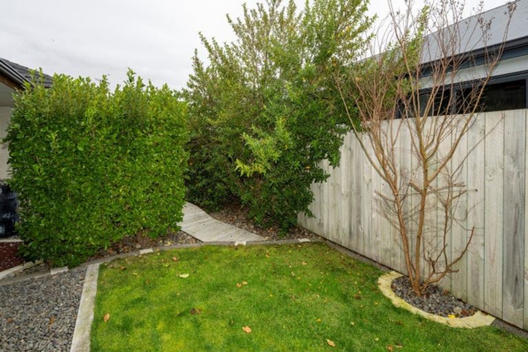 Photo of property in 7 Barry Curtis Place, Levin, 5510