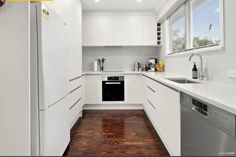 Photo of property in 27 Roseanne Road, Manurewa, Auckland, 2102