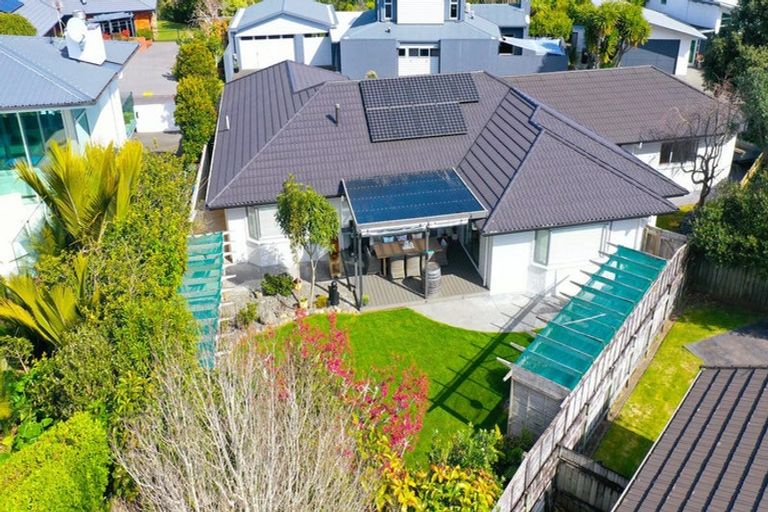 Photo of property in 10f Tupare Place, Highlands Park, New Plymouth, 4312