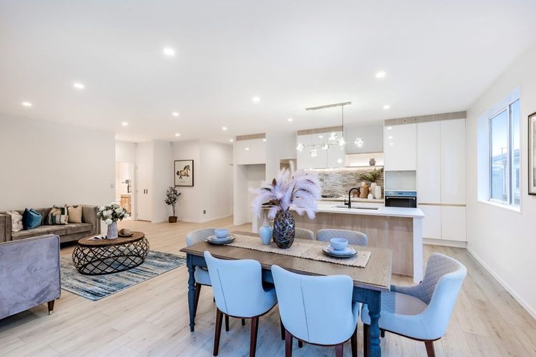 Photo of property in 28 Konoba Avenue, Kumeu, 0810