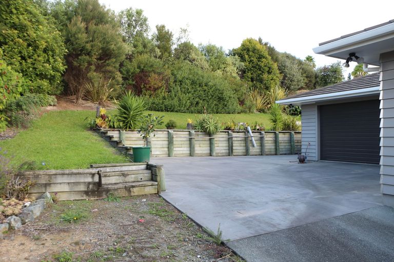 Photo of property in 2 Coachmans Way, Cable Bay, 0420