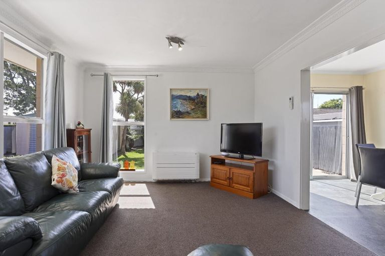 Photo of property in 6 Birdling Place, Halswell, Christchurch, 8025