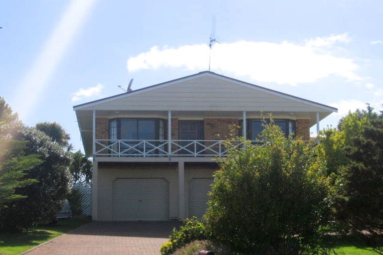 Photo of property in 35 Hanlen Avenue, Waihi Beach, 3611