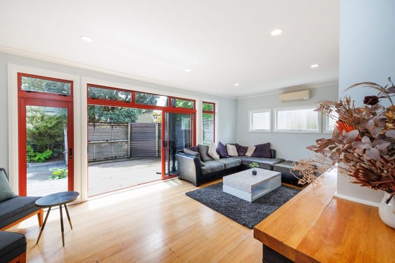 Photo of property in 230 Victoria Avenue, Hokowhitu, Palmerston North, 4410