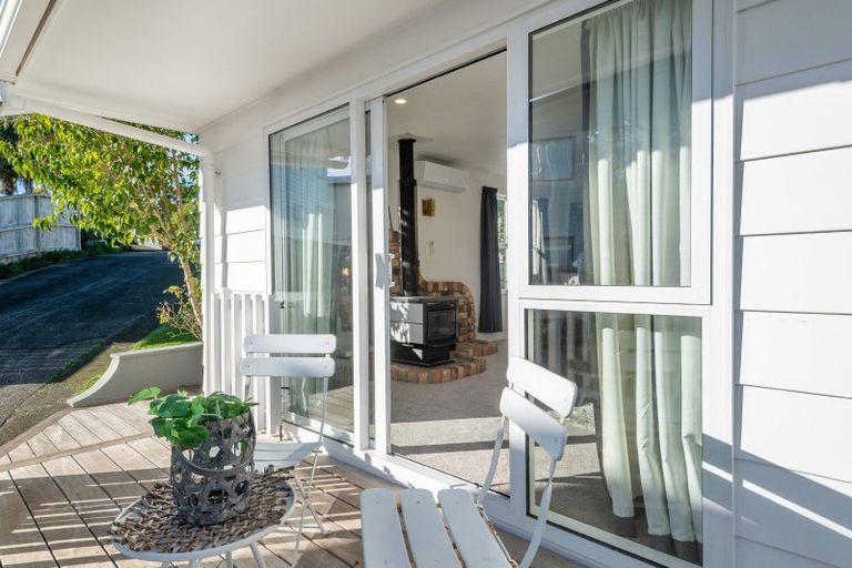 Photo of property in 8 Silver Birch Rise, Henderson, Auckland, 0612