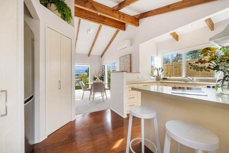Photo of property in 2/25 College Road, Northcote, Auckland, 0627