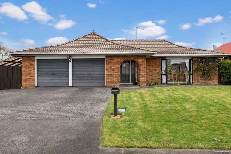 Photo of property in 15 Gardone Terrace, Conifer Grove, Takanini, 2112