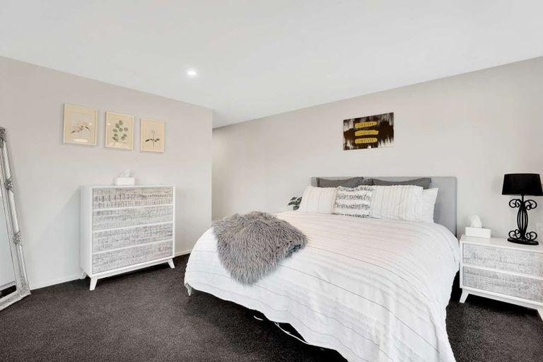 Photo of property in 71 Stratford Drive, Mount Pisa, Cromwell, 9383