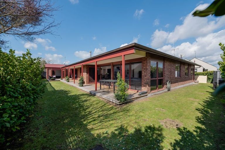 Photo of property in 10 Fendalton Drive, Rototuna, Hamilton, 3210