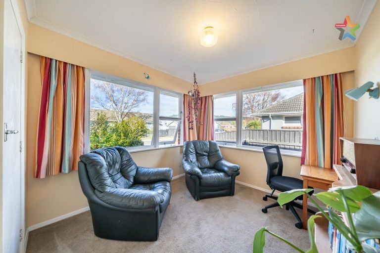 Photo of property in 46 Whirinaki Crescent, Heretaunga, Upper Hutt, 5018