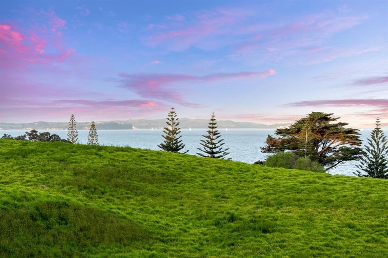 Photo of property in 27 Bearing Parade, Long Bay, Auckland, 0630