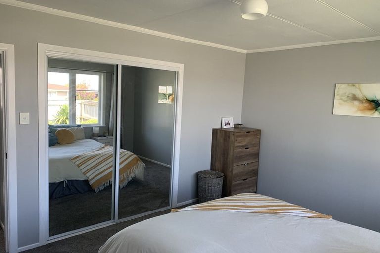 Photo of property in 79 Sutherland Crescent, Westbrook, Palmerston North, 4412