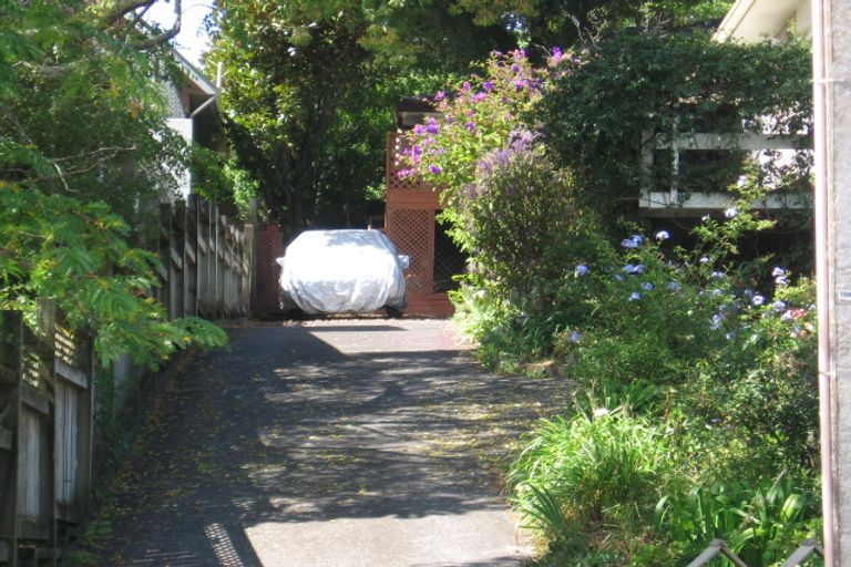 Photo of property in 1/27 Garadice Road, Rothesay Bay, Auckland, 0630