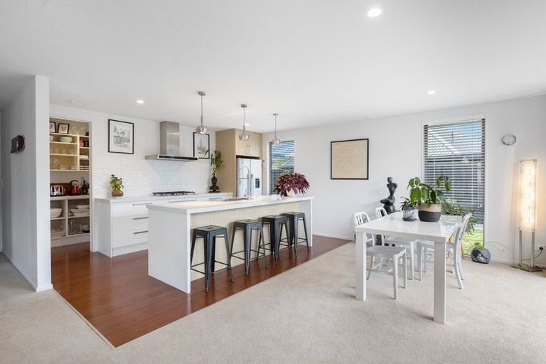 Photo of property in 8 Irvines Track, Halswell, Christchurch, 8025