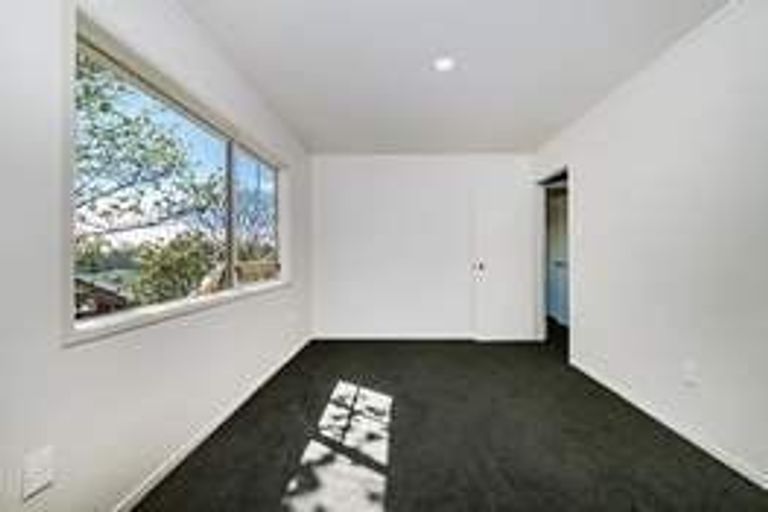 Photo of property in 66e Woodglen Road, Glen Eden, Auckland, 0602