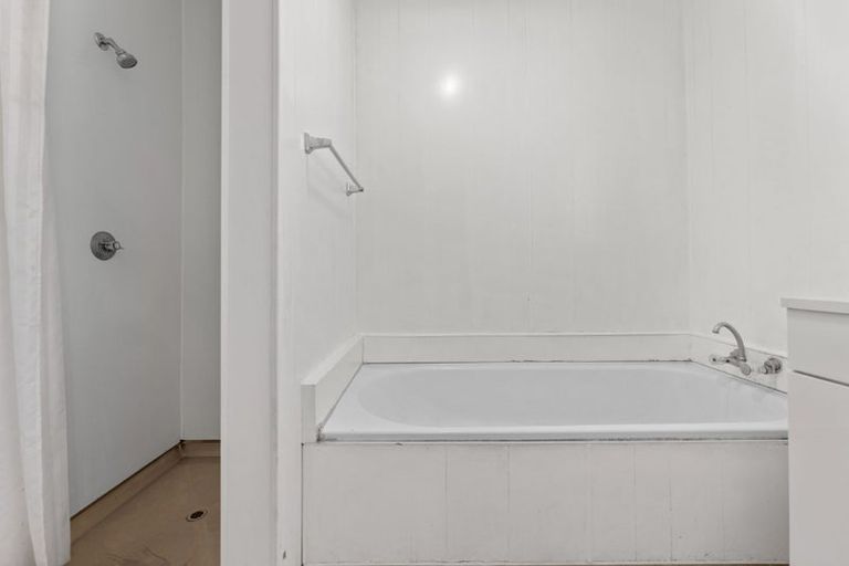 Photo of property in 1/12 Shetland Street, Woolston, Christchurch, 8062