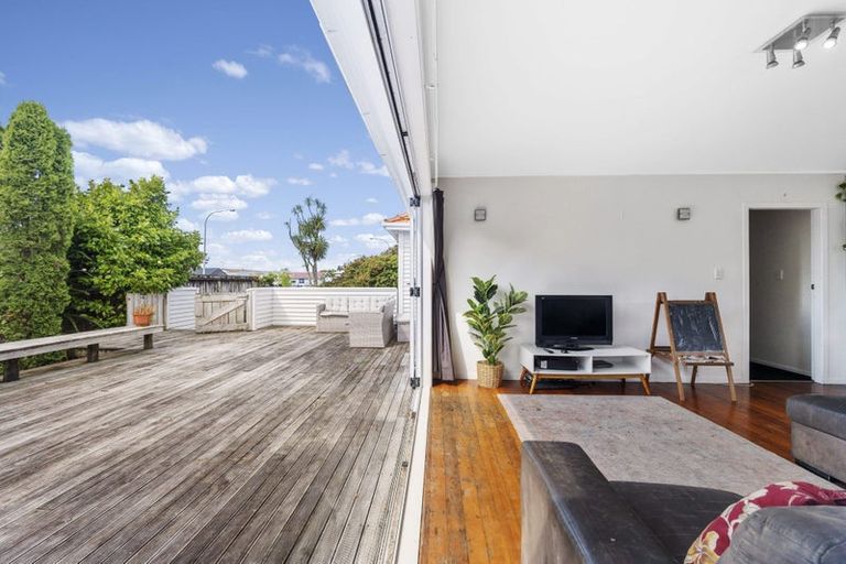 Photo of property in 171 Powderham Street, New Plymouth, 4310