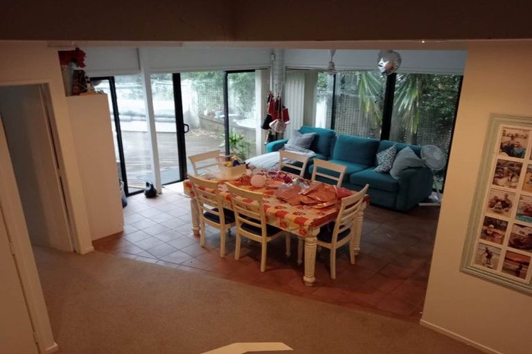 Photo of property in 1/209 East Coast Road, Castor Bay, Auckland, 0620