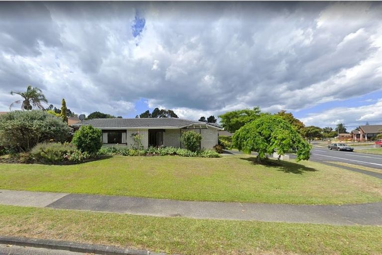 Photo of property in 53 Golfland Drive, Golflands, Auckland, 2013