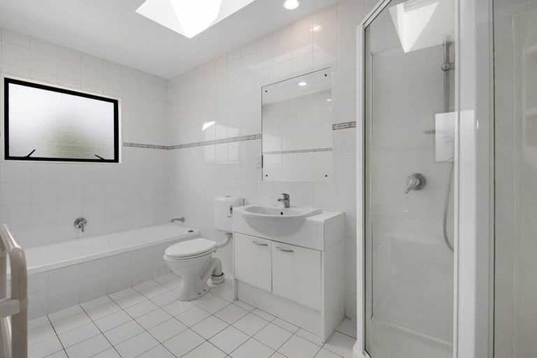 Photo of property in 16/270 Sunset Road, Windsor Park, Auckland, 0632