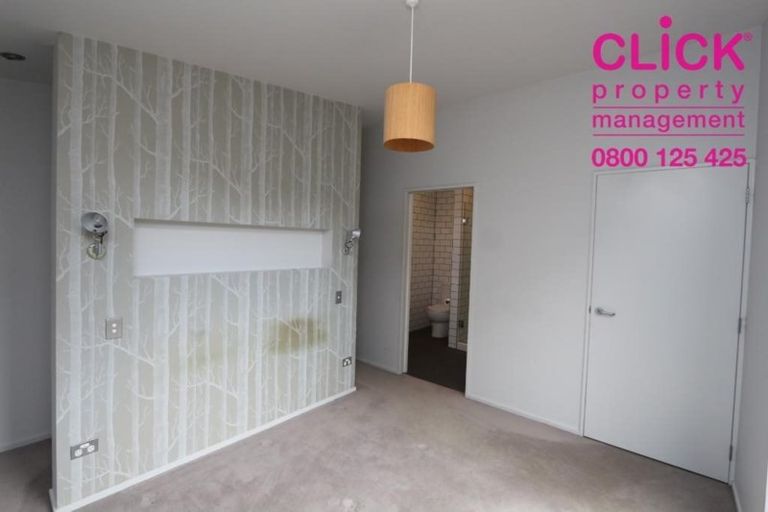 Photo of property in 29 Marine Parade, Macandrew Bay, Dunedin, 9014