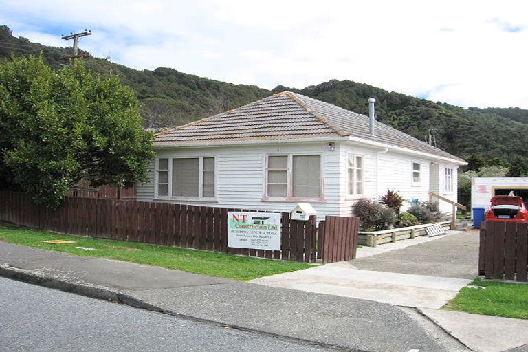 Photo of property in 10 Ngaio Street, Wainuiomata, Lower Hutt, 5014