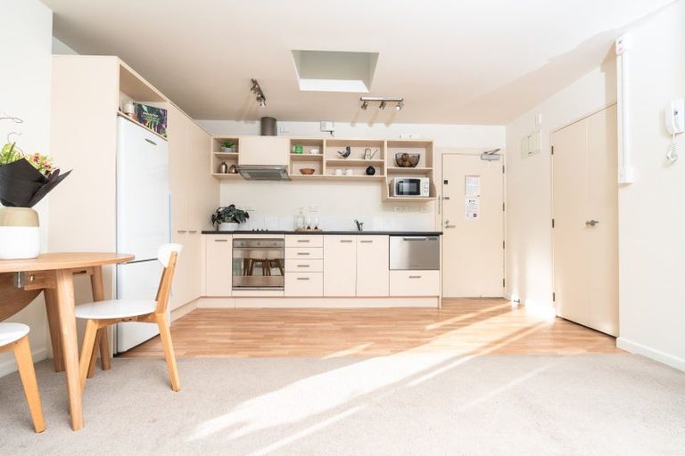 Photo of property in Westhaven Apartments, 23/127 Molesworth Street, Thorndon, Wellington, 6011