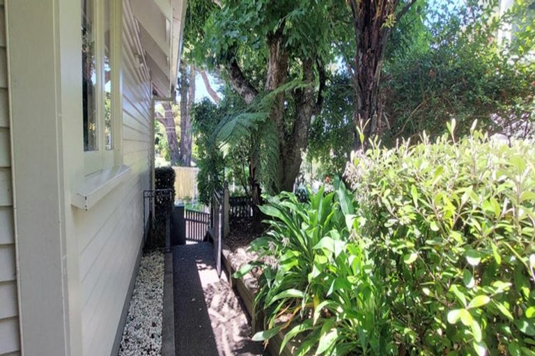 Photo of property in 68 Homewood Avenue, Karori, Wellington, 6012