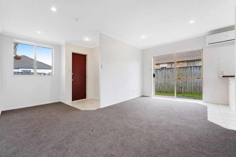Photo of property in 10 Anton Place, Takanini, 2112