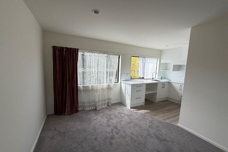 Photo of property in Lynn Park Terrace, 10/12 Ambrico Place, New Lynn, Auckland, 0600