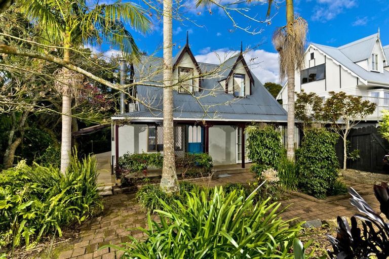 Photo of property in 14b South Lynn Road, Titirangi, Auckland, 0604