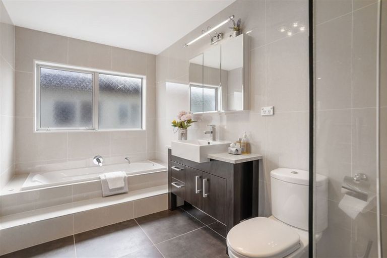 Photo of property in 126c Wellington Street, Howick, Auckland, 2014