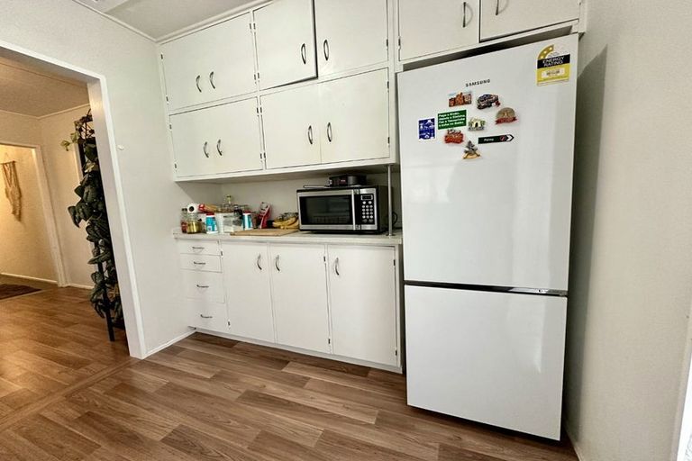 Photo of property in 2 Bryce Place, Kelvin Grove, Palmerston North, 4414